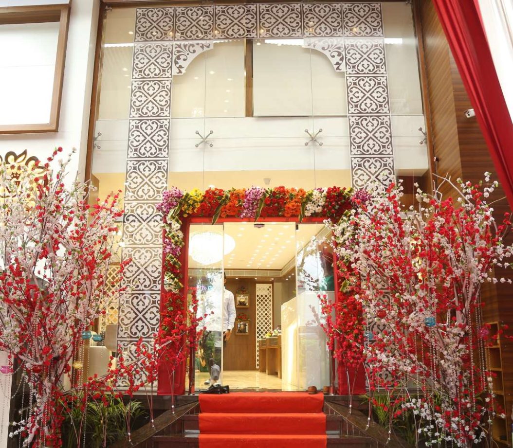 Gopinath  JewellersThe experience of a dream world steeped in the Indian architectural tradition, in a Dumas silhouetted by the sea. - ArtqoraWe make your dream house - We make your dream house